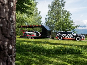 Prototyp Audi e-tron w drodze nad W&ouml;rthersee